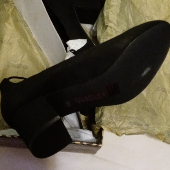 Shoes - Picture 4 of 4